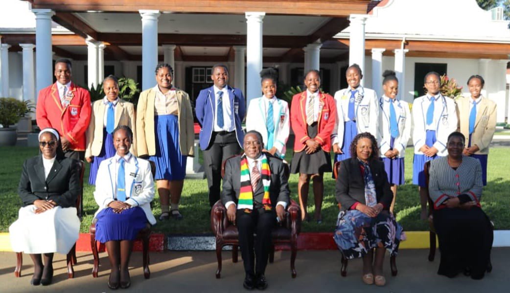 edmnangagwa's tweet photo. Talent deserves to be nurtured and supported.

That’s why we’re funding Zimbabwe National High School’s National Moot team to compete internationally after winning the world championship in the Netherlands. 

Our youth is our strength! 👏🏿🇿🇼 https://t.co/uGNYbtZiB4