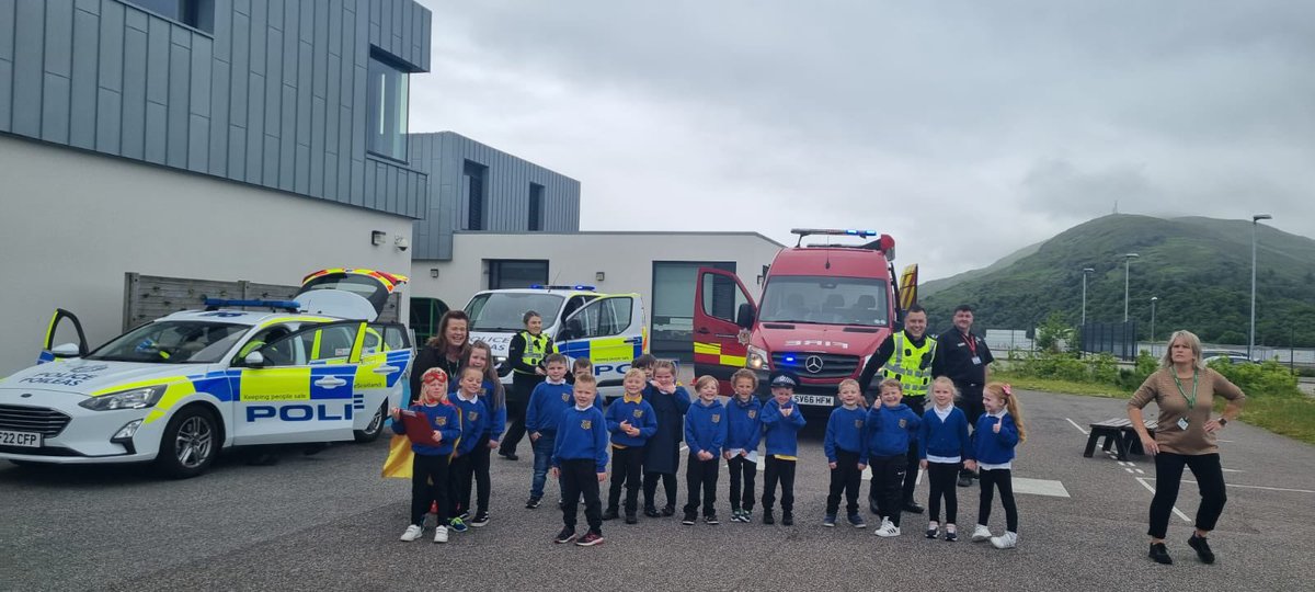 FortStation's tweet photo. Thank you to @Caol_Primary for the warm reception when we attended their Emergency Services Informative Day with @LochabSkyePol and @Scotambservice today 🚒

#testittuesday #firesafety #watersafety #prevention #WeAreSFRS @fire_scot https://t.co/3e67GWNkGf