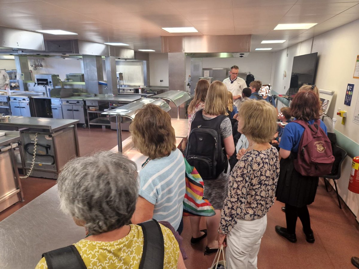 Def_Chef_School's tweet photo. The Wing hosted @BeaufortEng  today for a tour of our Kitchens and Field Training Area, we look forward to their return next month for the filming of their documentary project! #TeamBeaufort @DSLAWorthy_Down @RNLogsjobs @UKArmyLogistics @RAF_Logistics https://t.co/EEXeQv2KUD