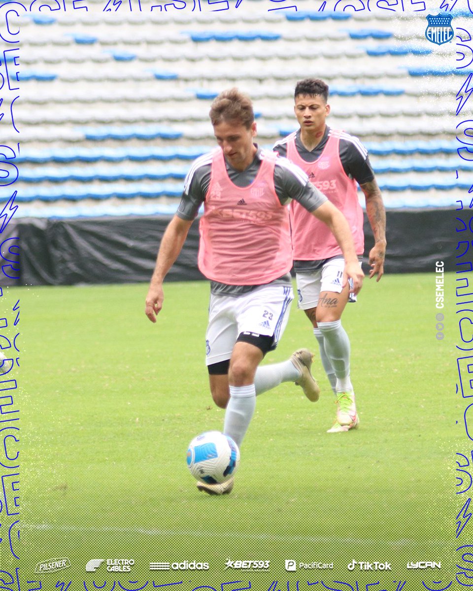 emelecweb's tweet photo. #emelexista 🔚 Segundo tiempo 🆚 #9DeOct

Ingresaron al cambio:

Bone, R. Caicedo, Pittón, Garcés, Gracia, Quiroga, Vera.

El marcador fue 3⃣ ❌ 1⃣, los goles fueron anotados por:

⚽ B. Carabalí
⚽ J. Rodríguez 
⚽ S. Rodríguez 

Marcador final 4⃣ ❌ 1… https://t.co/uxq2TJj8d5