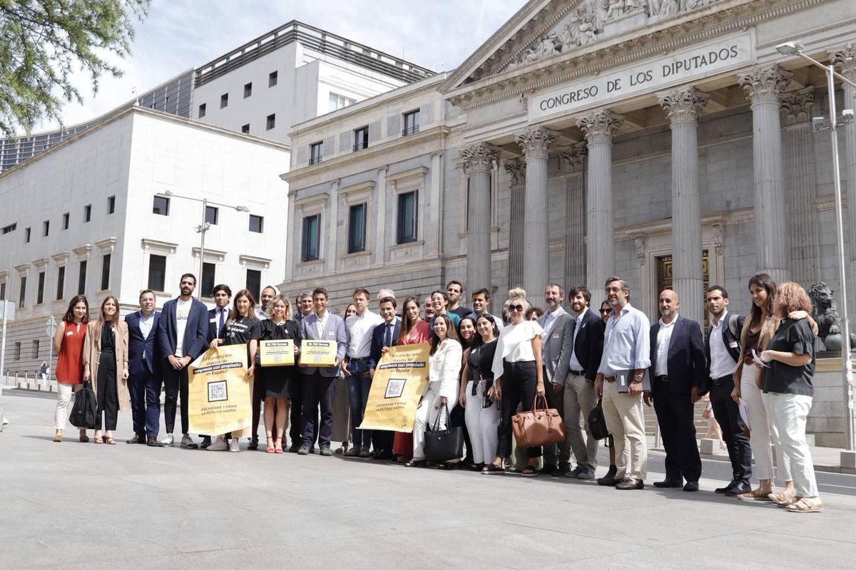 SomosHarmon's tweet photo. Las #BCorp en el @Congreso_Es. 
Recta final para el reconocimiento legal a las #EmpresasConPropósito. Esto está hecho.⚡
@BCorpSpain 
@pablo_sah https://t.co/e7HQG4KGI7