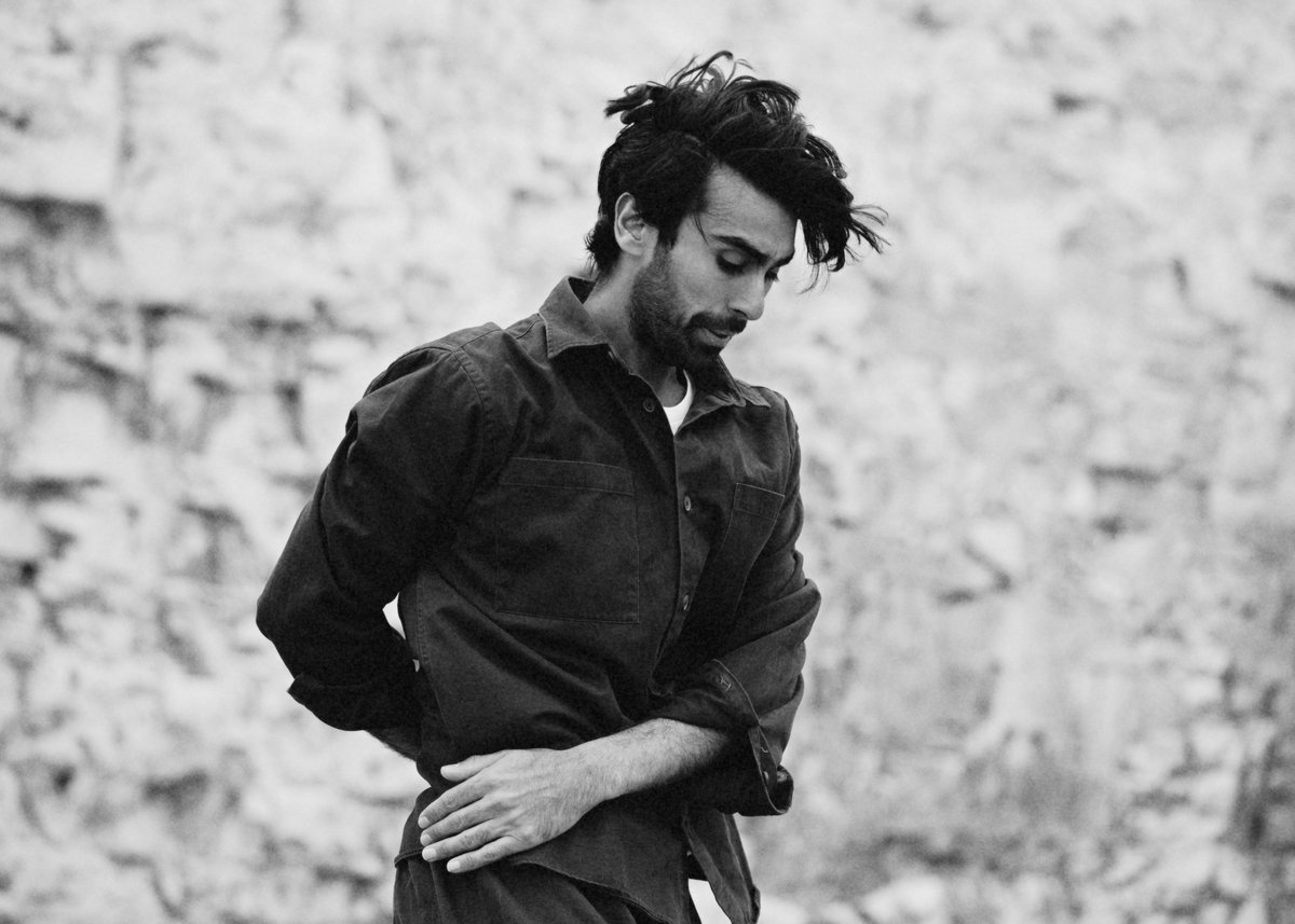 BhamDanceFest's tweet photo. OUR THEATRE PROGRAMME KICKS OFF! 

DESIRING GOD / Mavin Khoo &amp; Akshay Sharma 
Wed 22 June / 7pm (under 25's £5)

Interweaving stories of love, lust, desire &amp; heartbreak; a union of personal #queer narrative &amp; #Indian classical composition. #WorldPremiere

https://t.co/0bQFlQl3CS https://t.co/NXZ8FjMwa4