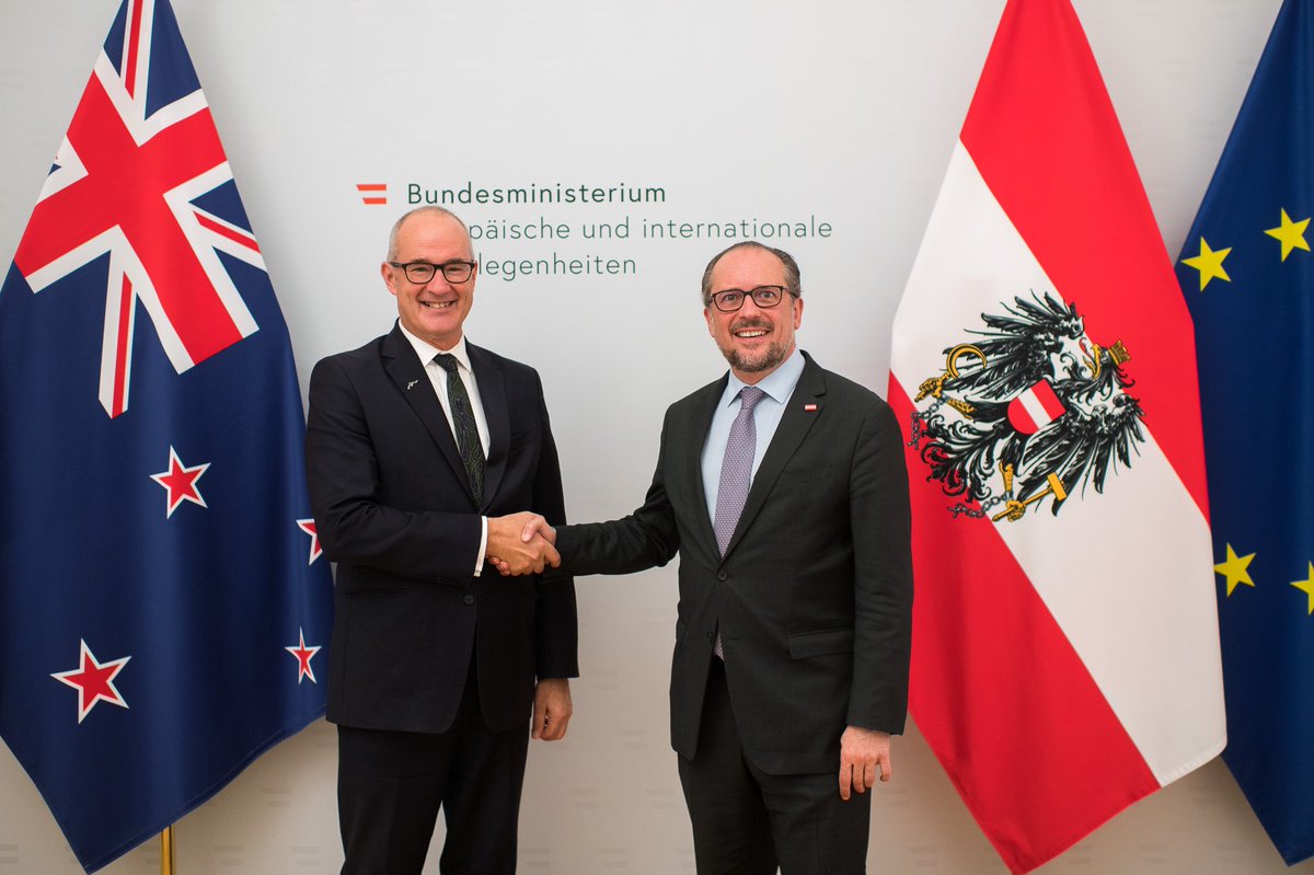 For a world free of nuclear weapons 🇦🇹🤝🇺🇳🇳🇿🇨🇺🇫🇯🇰🇿
On the sidelines of #TPNW1MSP, FM <a href="/a_schallenberg/">Alexander Schallenberg</a> met with like-minded representatives of states and international organisations to discuss the progress of #TPNW. Let’s keep on working together towards our common goal #nuclearban