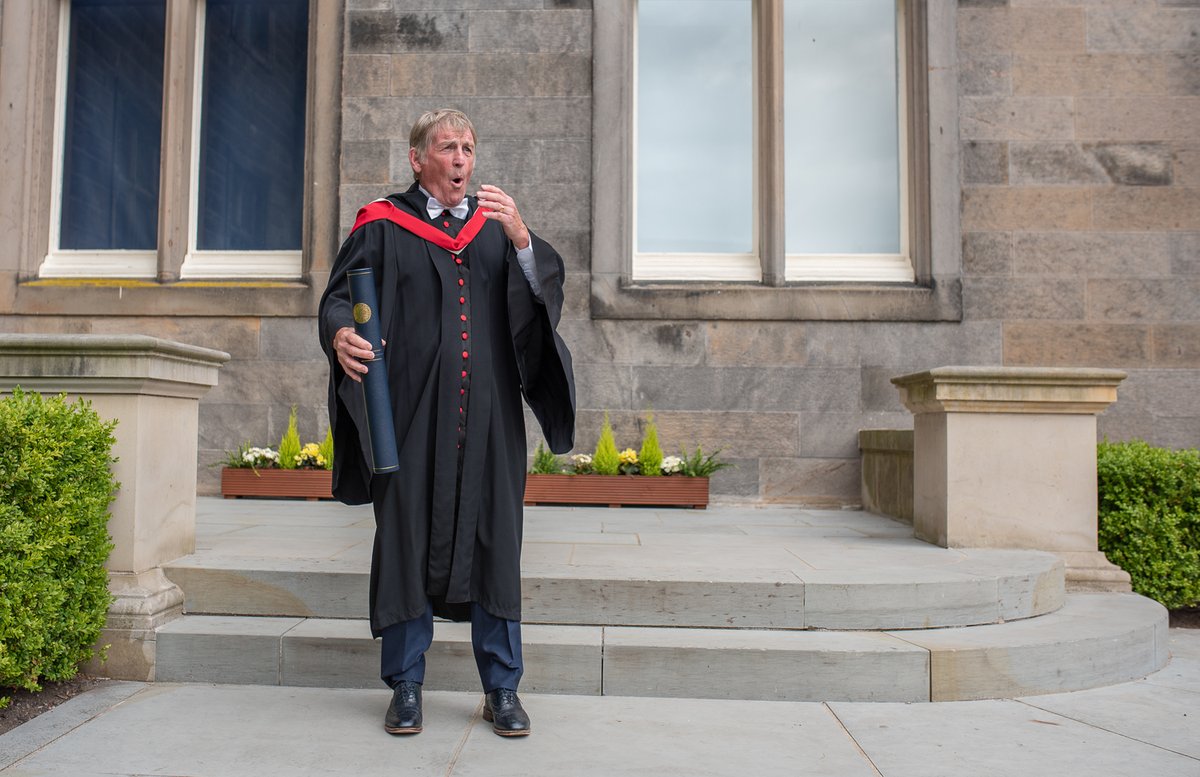 univofstandrews's tweet photo. King Kenny has a ball in St Andrews 🎓🎉⚽️

Congratulations to our Honorary Graduate today - @ScotlandNT @CelticFC and @LFC football legend @kennethdalglish  ⚽️🎉🎓

#EverToExcel https://t.co/PGB7AUdxfM