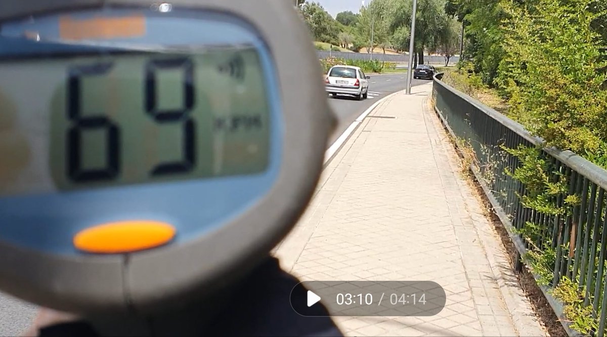 Recientemente, el <a href="/MADRID/">Ayuntamiento Madrid</a> ha pintado <a href="/timocarril/">No Más Timocarril En Madrid</a> CC30 en la Av Logroño, en vez de construir el #carrilbici comprometido desde 2008
La evidencia es tozuda. EL carril multimodal que llaman ahora, es un FRAUDE y una VERGÜENZA que siga empleándose después de 10 años de INEFICACIA😡🚳