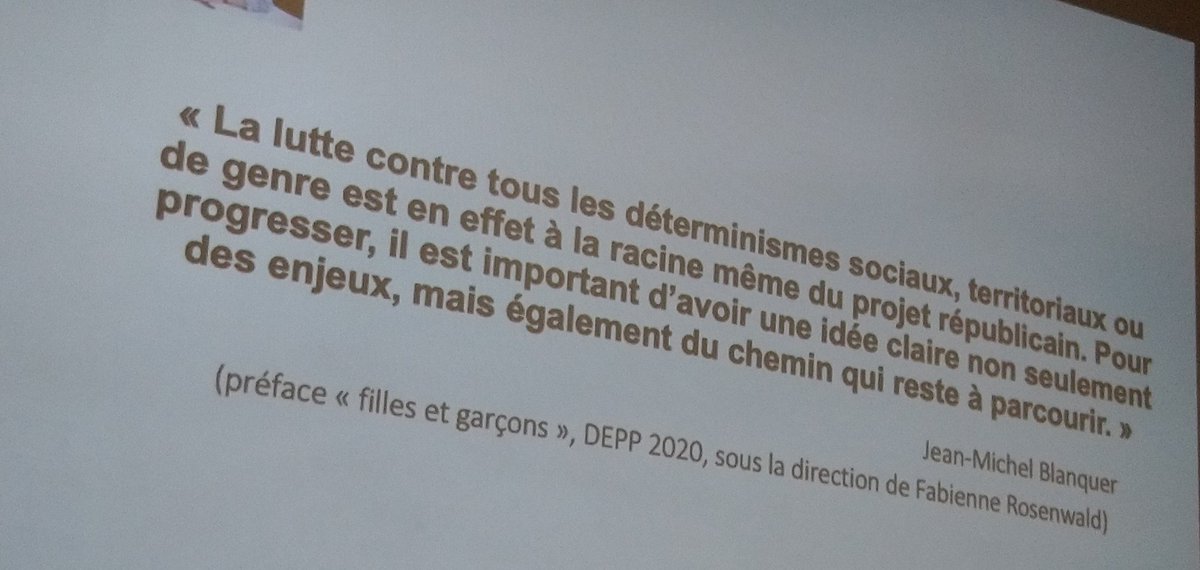 DSDEN_63's tweet photo. Intervention passionnante, au college Albert Camus, en présence de Monsieur le Recteur, de Madame Roiron, Haute-fonctionnaire à l égalité filles-garcons et de Monsieur  Huguet Directeur de recherche, Directeur du LAPSCO. Merci. https://t.co/BZpjHq3LE8