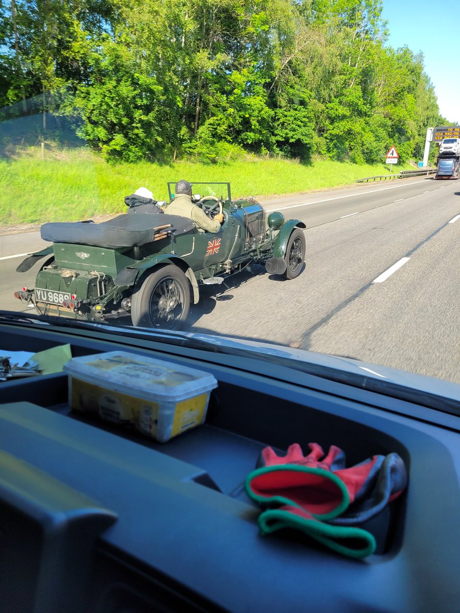 DavidWh23834382's tweet photo. Anybody know what this old motor is ????? it's a beut old geezer was in 3rd lane M40 want to know what's under the bonnet because he only slowed down for what he thought was motorway police turned out military police 🤣🤣🤣🤣🤣 https://t.co/16d4qju7mt
