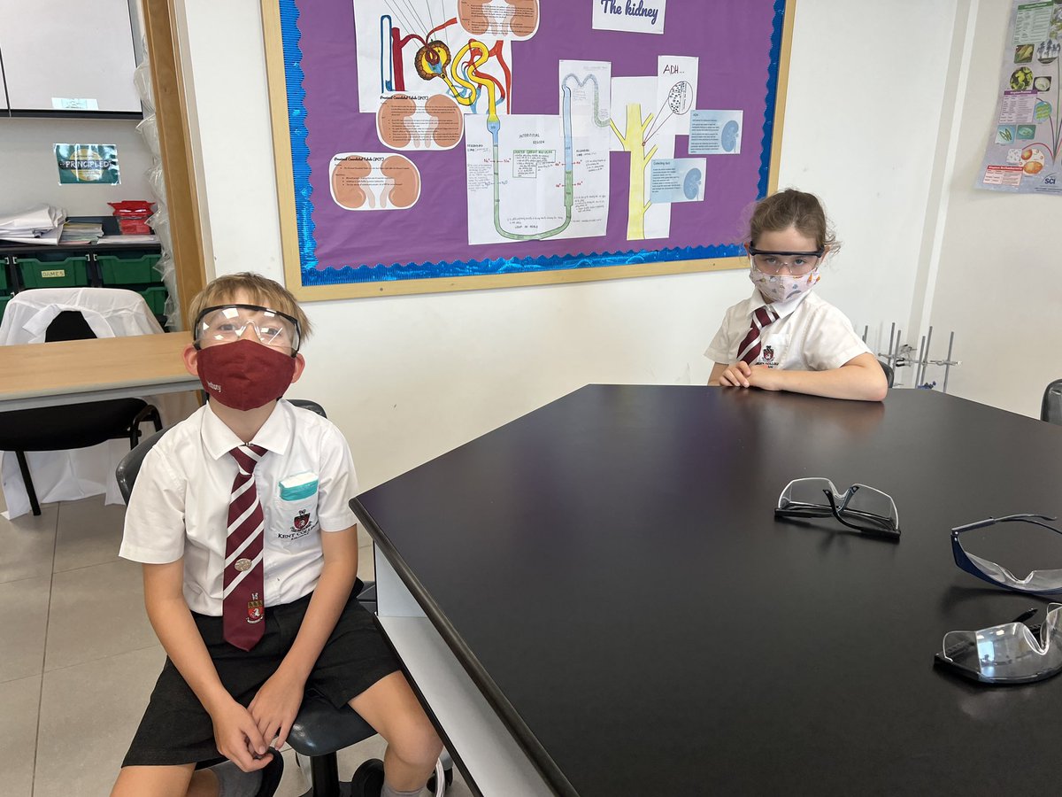Adventures to the senior school labs to investigate which material is best for a dragon’s cage 🐉 🧪 🥽 🥼 it needs to be fireproof….we’re not sure paper is best! 🔥 😮 <a href="/KCD_ScienceDept/">Science @ Kent College Dubai</a> @KentCollegeDXB