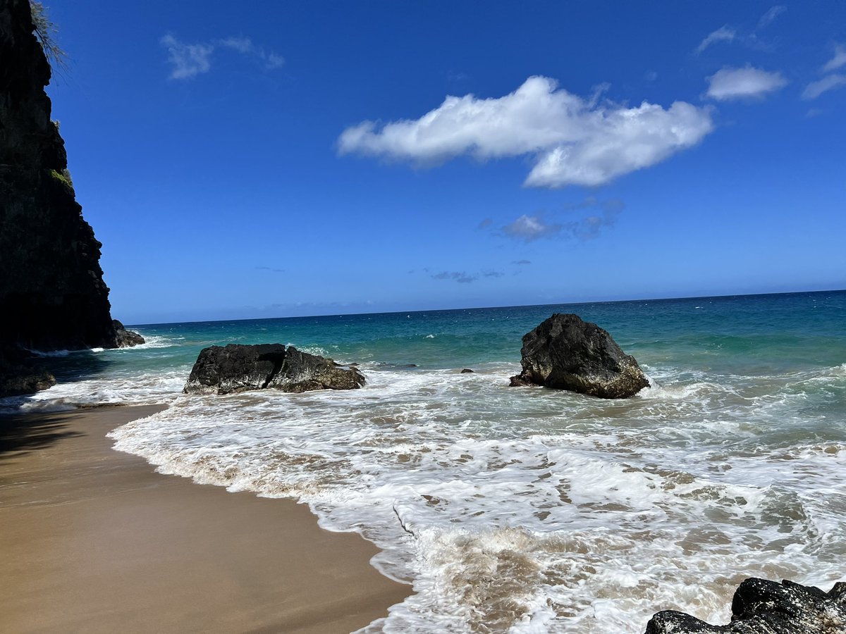 chrissyboltz's tweet photo. We hiked the Kalalau 2 mile trail to this beautiful secluded beach😍🏝🌊 #Kauaibeaches https://t.co/BzdfTlLVER
