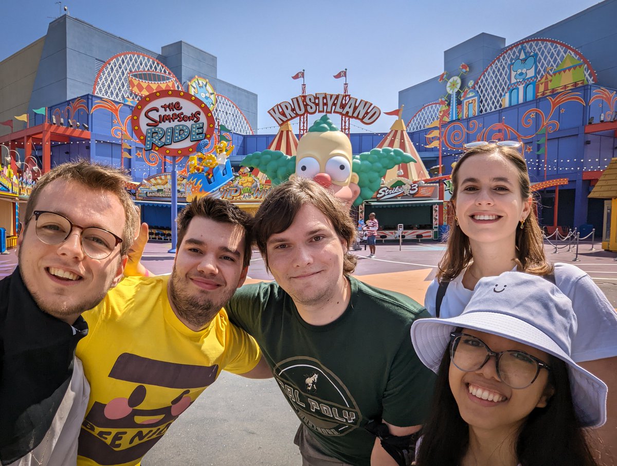 More updates from our visit to @UniStudios 😍 We had fun building meaningful connections while exploring the park 🎢
