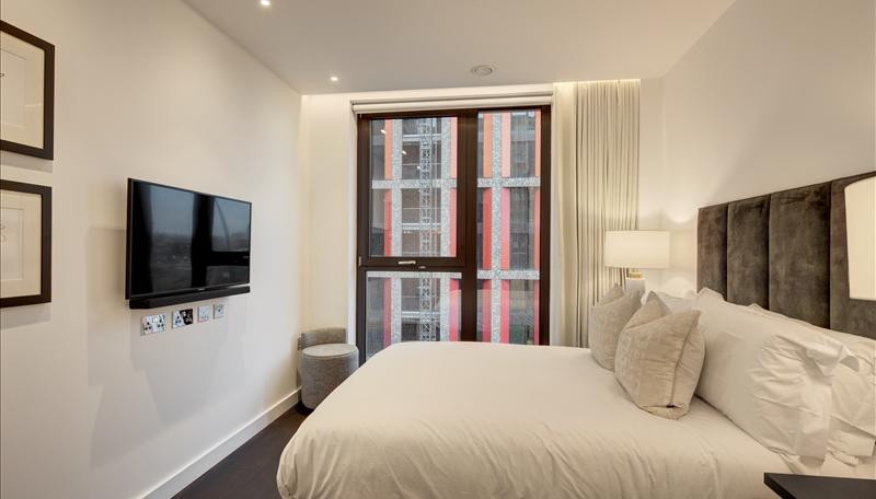 PropertyExperts's tweet photo. An impressive interior designed 552 Sq Ft one-bedroom, one-bathroom apartment located in Thornes House forming part of The Residence Collection in Nine Elms on London’s iconic South Bank. https://t.co/7ccVm8K0vg