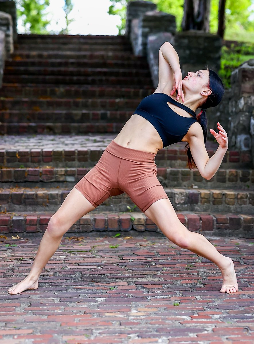 bill_asp's tweet photo. What did I do for Father's Day? I got to photograph another one of those extremely talented Studio B Dance Co. dancers! #AlwaysImpressed #SuperTalented https://t.co/phBxJRWOcx