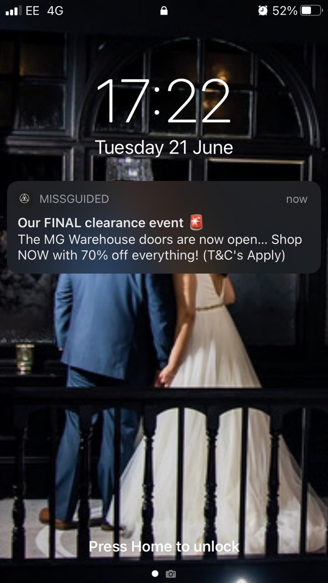 Shardz22's tweet photo. @Missguided are living in a dream world if they think they’ve still got customers left after all this administration bullshit! How can they get away with this?! 🤯🤔 https://t.co/PYebXNPD9o