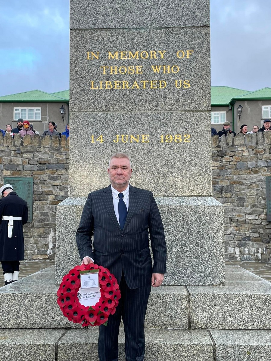 Steven Linares, Ministro de Vivienda de #Gibraltar, participa en la conmemoración del 40 aniversario en las Islas Falkland infogibraltar.com/comunicados/el…