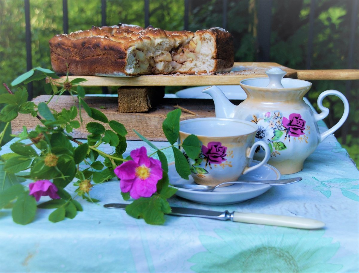 Картинки с добром утро на весну. Чаепитие. Чаепитие на природе. Чаепитие в весеннем саду. Чай на природе.