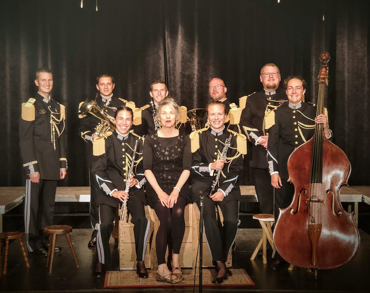 MusTrans35's tweet image. Ce soir aura lieu à #Rennes (salle du Triangle) notre dernier concert de notre tournée avec nos partenariats classes de défense.
Nous en profitons pour souhaiter une bonne fête à tous les musiciennes, musiciens et amoureux de la musique. 🎶