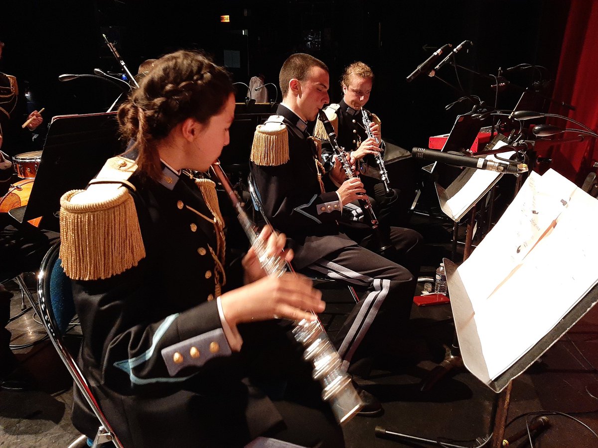 MusTrans35's tweet image. Ce soir aura lieu à #Rennes (salle du Triangle) notre dernier concert de notre tournée avec nos partenariats classes de défense.
Nous en profitons pour souhaiter une bonne fête à tous les musiciennes, musiciens et amoureux de la musique. 🎶