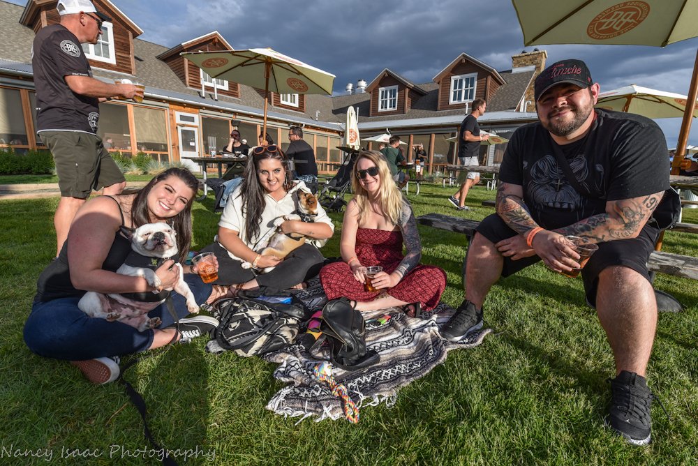 MusicMarauders's tweet photo. Photos of @CORAL_CREEK & @ToddSheaffer from @BreckBrew in Littleton, CO are live on https://t.co/dM28zcq23R courtesy of Nancy Isaac Photography!
#CoralCreek #ToddSheaffer #BreckenridgeBrewery #Colorado #Beer #LiveMusic #ConcertPhotography #MusicMarauders https://t.co/yNIa63mKMZ