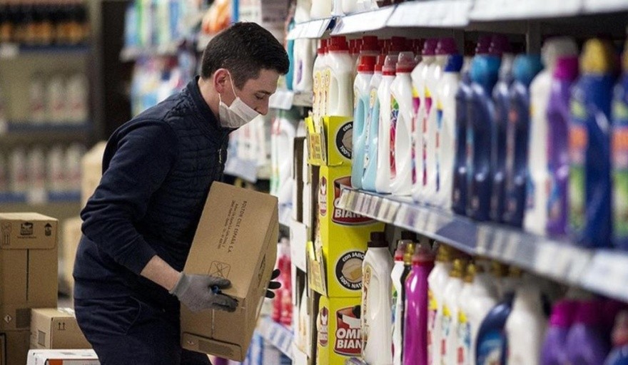 19/6/22 Nota: Perfil

En junio la inflación tampoco bajaría del 5% y se acumula un semestre de infierno

El Gobierno apuesta a la desaceleración inflacionaria a partir de este mes y para la segunda mitad del año.

hectorpolino.com/?p=12214