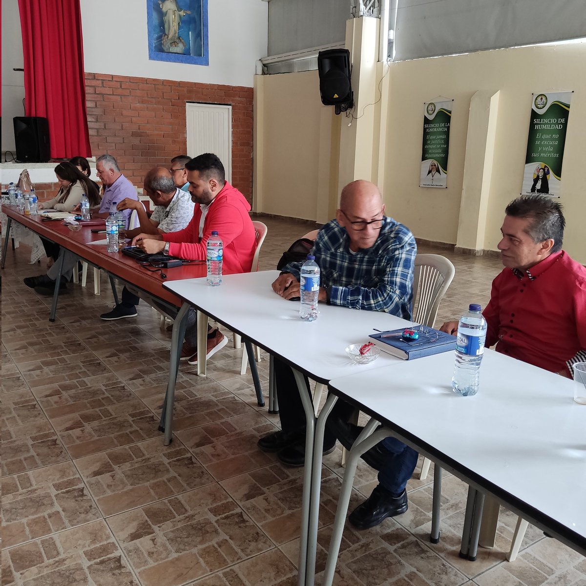 SDosquebradas's tweet photo. Rectores y equipo de la secretaría de educación desarrollan mesa de trabajo con el fin de fortalecer los procesos académicos y de bienestar para la comunidad educativa de #Dosquebradas

#NuestraPrioridadEs la educación. https://t.co/hcSS0AeSOE