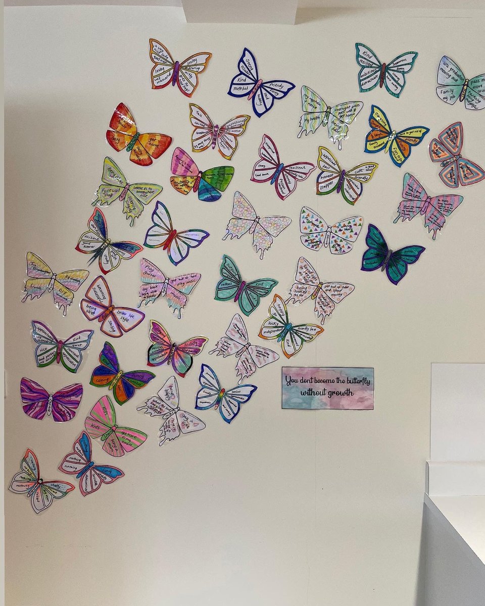 Teammuick's tweet photo. 🌸🦋What Matter’s to You?🦋🌸

For Matters to Me Day 2022 we at Fyvie were interested to find out what matters to our patients! We decided to match this with a ‘Feel-Good Flower’ and Butterfly Wall display, which patients loved putting together with us!💙 https://t.co/8DFfyvLHEK