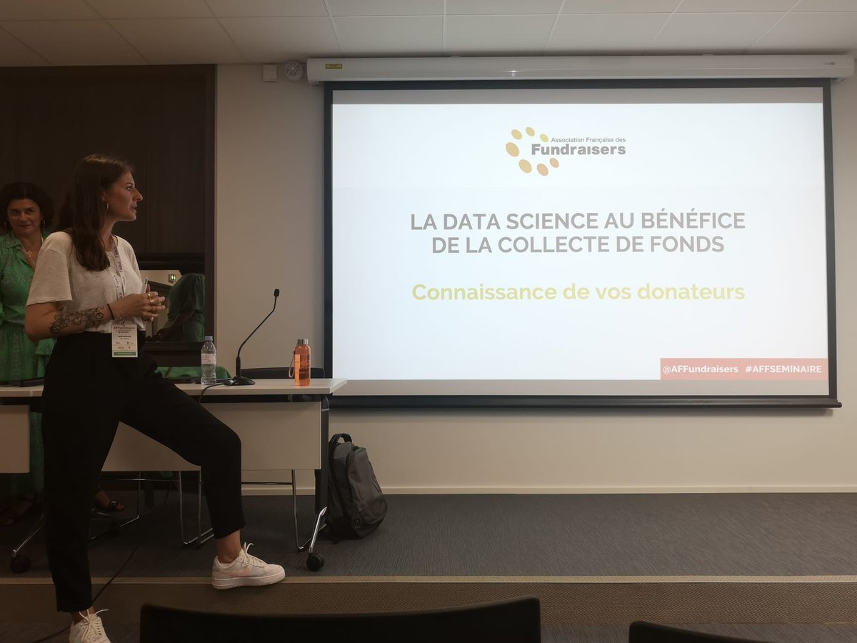 nmdata_agences's tweet image. #SéminaireAFF22 J-J
[Atelier] Virginie Gonçalves, Agathe Berland et Edouard CORBEL échangent sur la manière de mettre à profit l'IA et le machine learning pour augmenter vos PA et les dons.