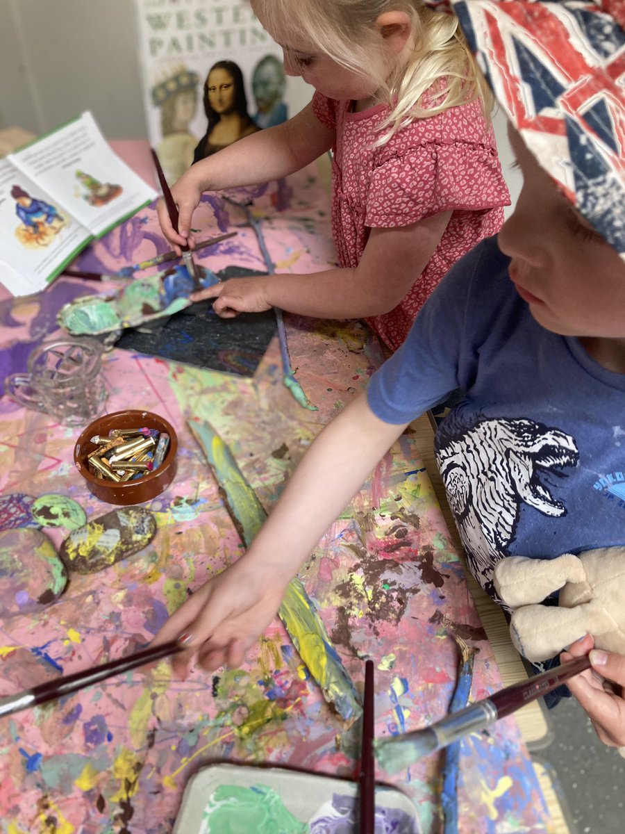 CPSEarlyLevel's tweet photo. ‘A stick can be anything you want it to be’
🌳🪵📏😎💕

“It’s a fairy wand”
“Mine is a zapper to zap the monsters”
“I’m going to paint it green”
“My stick is for marshmallows”
“I found a big stick”

#play #Transition #TheColiDen #creativity #measurement #NotAStick #welovesticks https://t.co/5WTOAlcLQz