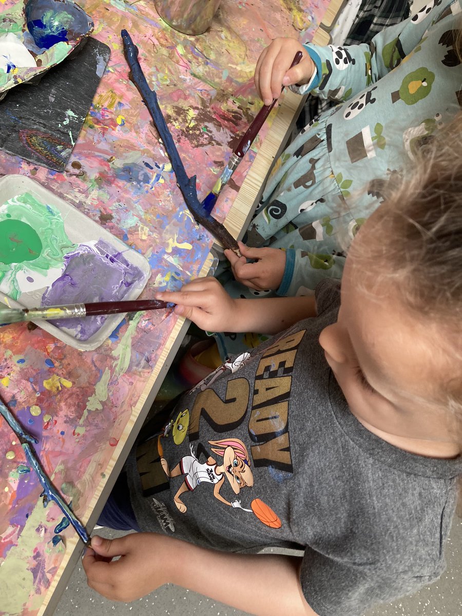 CPSEarlyLevel's tweet photo. ‘A stick can be anything you want it to be’
🌳🪵📏😎💕

“It’s a fairy wand”
“Mine is a zapper to zap the monsters”
“I’m going to paint it green”
“My stick is for marshmallows”
“I found a big stick”

#play #Transition #TheColiDen #creativity #measurement #NotAStick #welovesticks https://t.co/5WTOAlcLQz