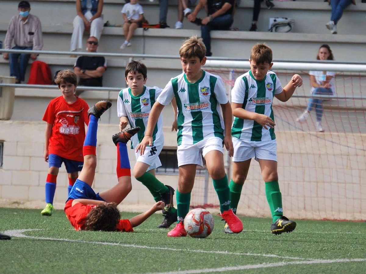 Gràcies a La Peluqueria de María Jesús , <a href="/JuegoDiversion/">Recreativos Saetabis</a> , cos tècnic, jugadors i familiars per poder fer possible aquesta temporada 2021-2022 dels nostres Benjamins de Segon Any💚🤍
Fins l’any que ve!! 
#SomRacing #SomXàtiva