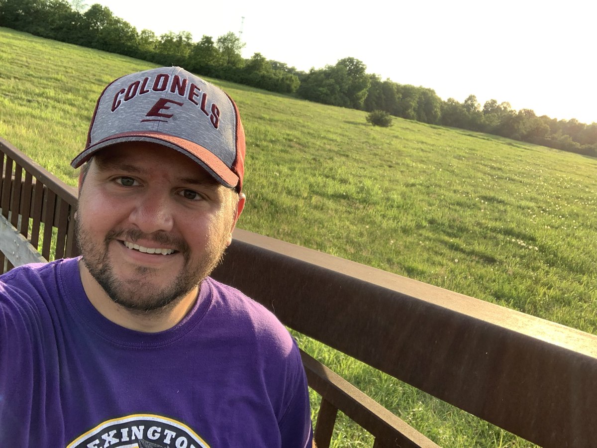 MrMarketingPhD's tweet photo. Got in a long walk at the Legacy Trail in Lexington. Very scenic walking through the farms and relaxing to be out in nature. 🌲🌳☀️😎🐴 #Walking #LongWalks #Exercising #LegacyTrail #LexingtonKY #Outdoors #Nature #NatureTrail #WeekdayWalks #SummerTime #Kentucky https://t.co/AH3x5thBt6