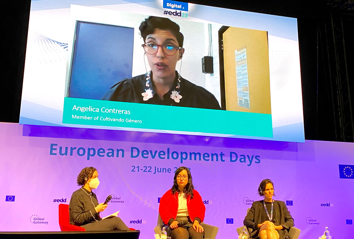 #EnVivo
Streaming Studio 2 👉 streaming.eudevdays.eu
 
"Ser mujer, ser de América Latina, se vuelve una opresión, también en lo virtual"
<a href="/AngieConter/">Angie Contreras</a> / <a href="/CultivandoAc/">Cultivando Género AC</a>
 
#EDD22 / <a href="/EU_Partnerships/">EU International Partnerships 🇪🇺</a>