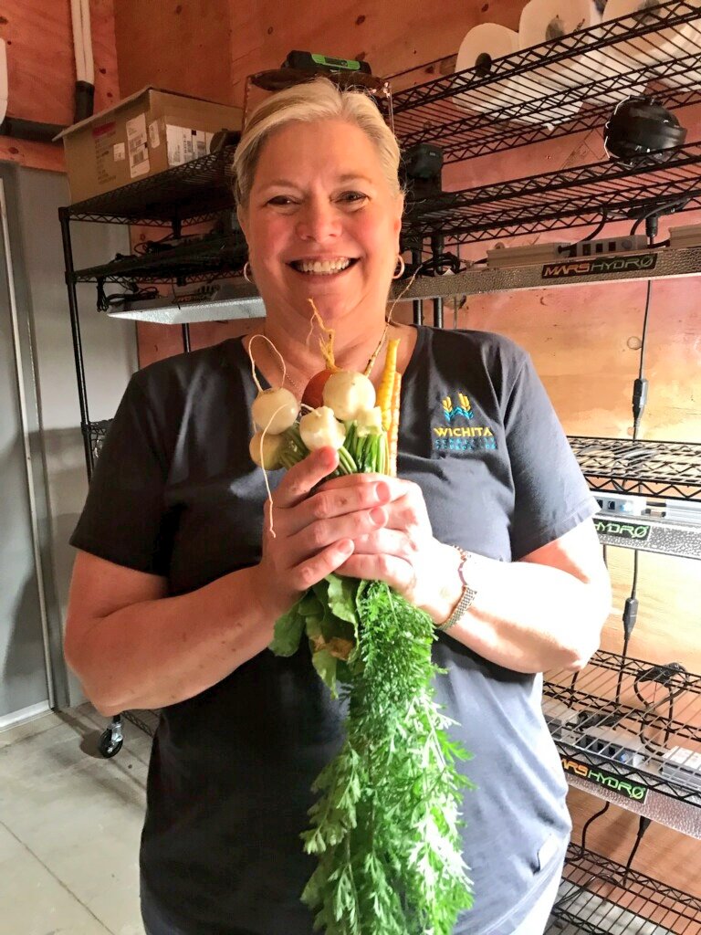 WichitaFdn's tweet photo. Downtown Wichita keeps growing, literally 🌿🥕🥒🌱 Did you know there is a farm on top of the @KSfidelitybank parking garage!? We love to see local places such as RISE Farms committed to the growth of our community. https://t.co/Ev7ZjctZ0U