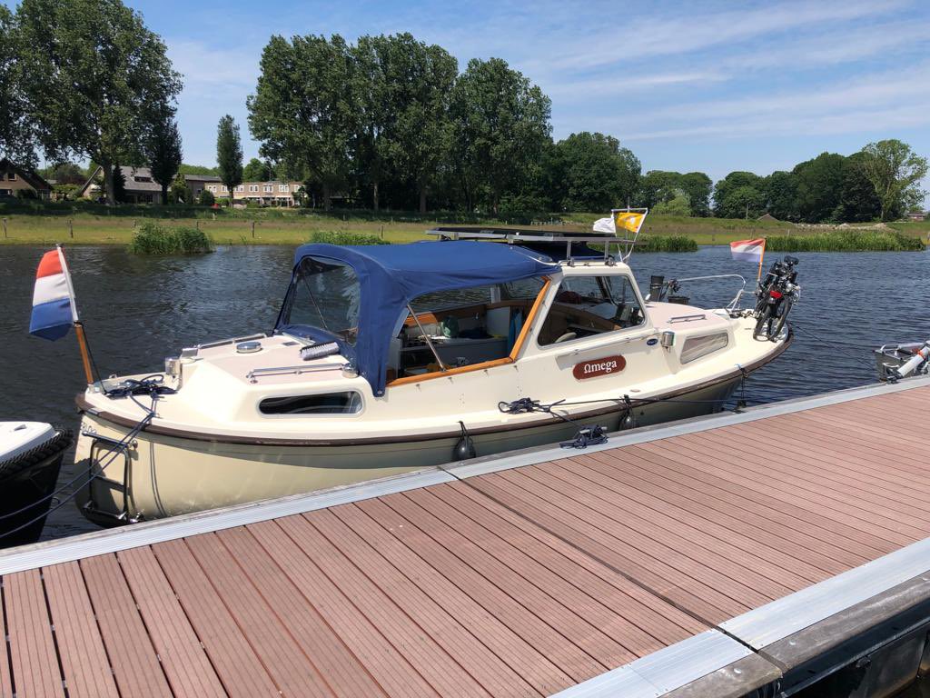 Let op!
In verband met de #bruninkdrakenbootrace op de #vecht op 25 juni a.s. is het niet toegestaan om te varen tussen de Voorstraatbrug en de Amaliabrug tijdens het evenement, ook kan er niet in- en uit de haven worden gevaren. 
Dank voor uw begrip!@Vechtstromen