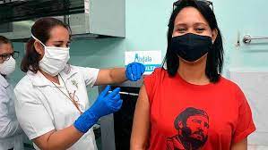 DrRobertoMOjeda's tweet photo. En #Cuba la incidencia por #COVID19 descendió a 2.8 casos por 100 mil habitantes y 41 días sin defunciones por esta causa, pero no podemos bajar la guardia, mantener la vigilancia, el nivel inmunitario y una mayor actuación responsable. #CubaPorLaVida #ParaCubaTrabajamos https://t.co/6aeXoFOnKN
