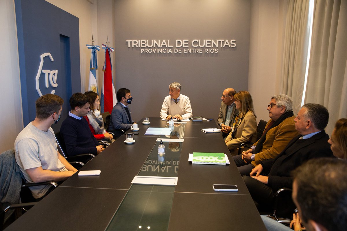 tcentrerios's tweet photo. Suscribimos un convenio con UTN Paraná con el objetivo de incorporar alumnos pasantes de la Tecnicatura Universitaria en Programación. https://t.co/gttF6O22wq