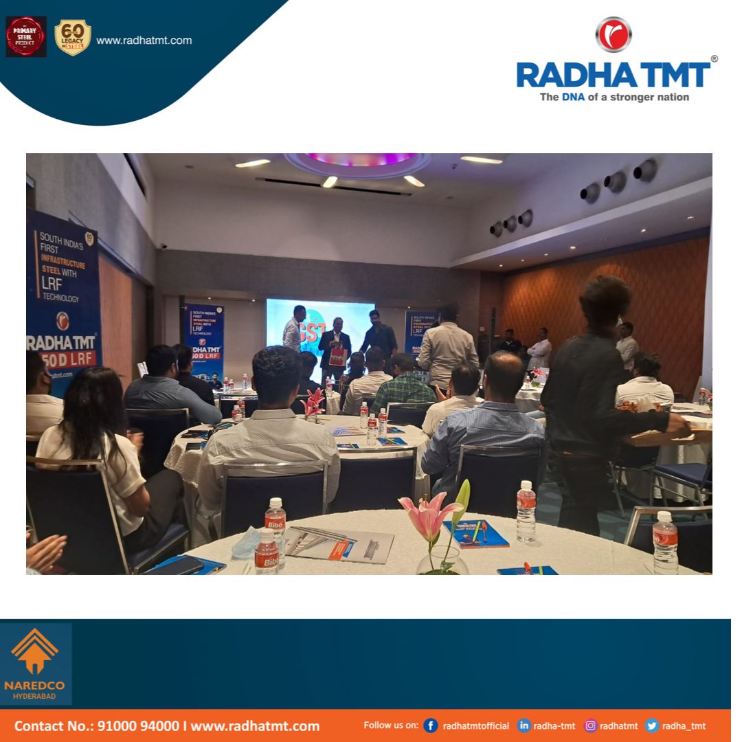 Radha_TMT's tweet photo. Facilitation of Mr. Subhash ji with a live plant for his presence at the NAREDCO event.

#NAREDCOHyderabad #NAREDCO #RadhaTMT #LRF #RadhaTMTBars https://t.co/b5lGdEq6xE