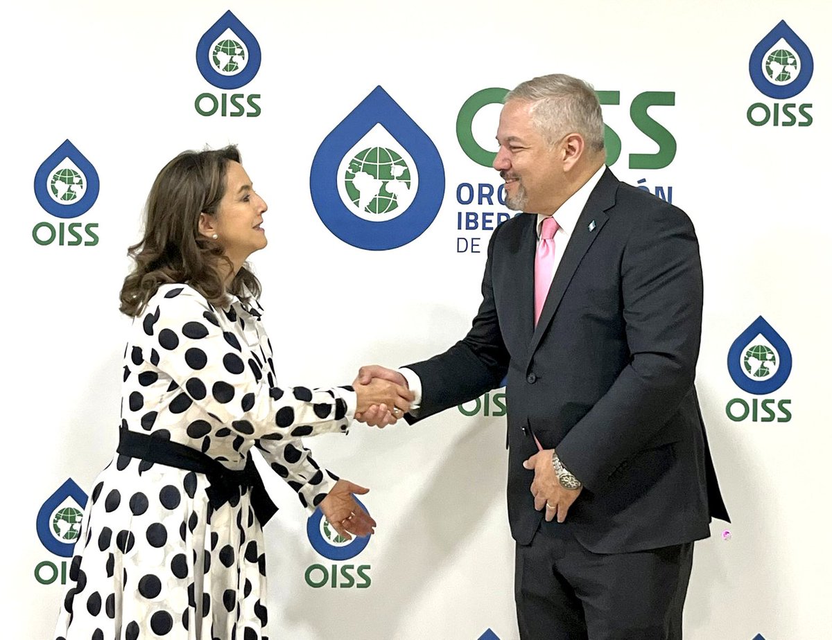 OissSec's tweet photo. 🤝Provechosa reunión en visita de @CancilleriaHN canciller @EnriqueReinaHN a @OissSec SG @ginariano temas:
🎯Impulso del Convenio Multilateral Iberoamericano de Seguridad Social
🎯Beneficios del CMISS pra trabajadores migrantes hondureños
🎯#ProgramasOiss
🎯#DeclaracionOiss2021 https://t.co/MGnIegPHqS