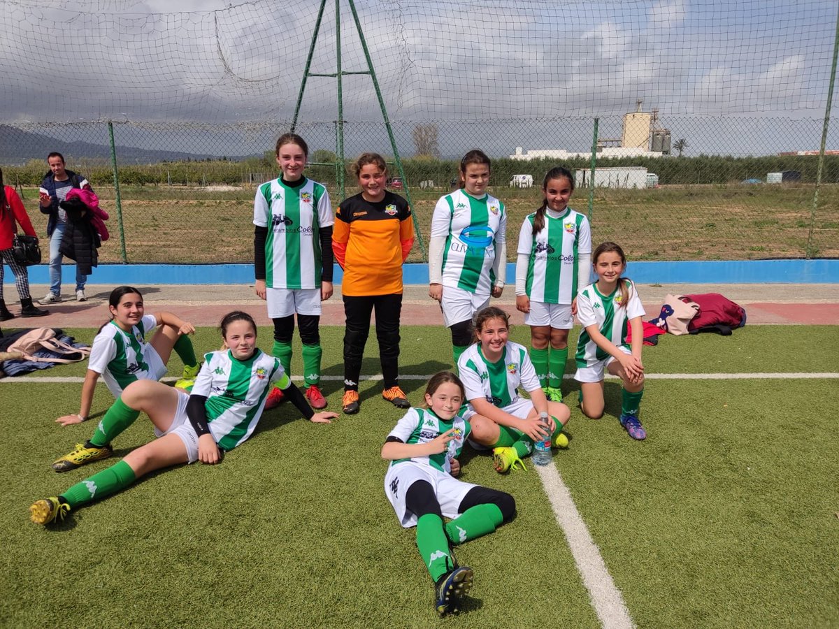 Gràcies <a href="/RecambiosColon/">Recambios Colón</a> ,cos tècnic, jugadores i familiars per poder fer possible aquesta temporada 2021-2022 de les nostres Benjamins - Alevins Valenta💚🤍
Fins l’any que ve!! 
#SomRacing #SomXàtiva