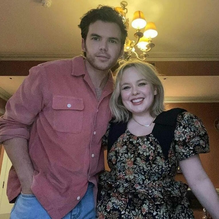 KaruGmz's tweet photo. 💛 WE ARE IN POLIN SEASON 💛

#Polin #Bridgerton https://t.co/Fk7JFM5wGA