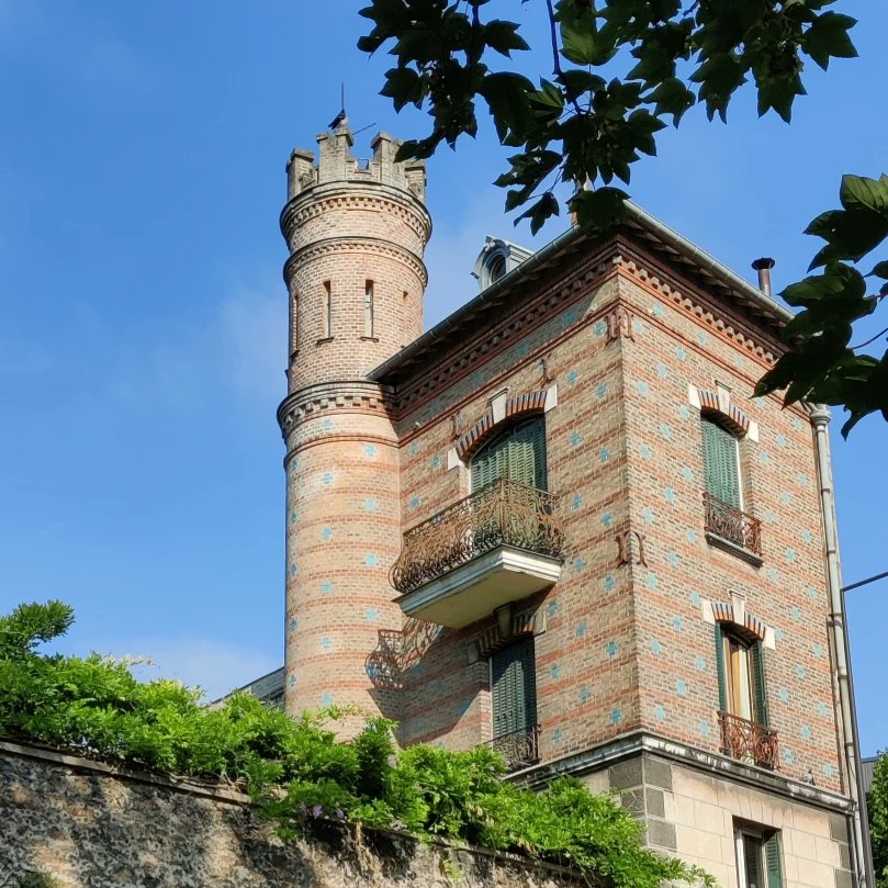 proxigis's tweet photo. Petite balade dans Ivry sur seine avant la dernière journée de #formation #qgis3  pour BG-ingénieurs. Une fin de formation axée sur la création d'étiquettes complexes et de grilles avec calculs de cubatures. Au plaisir d'une nouvelle collaboration #cartographique avec vous ! https://t.co/GzKwKdFnAO