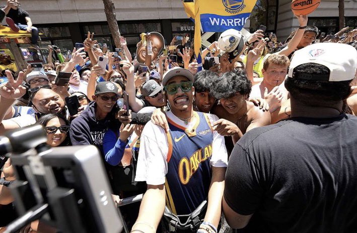 SayanManney's tweet photo. One of the dopest days in the history of days #DubNation https://t.co/Rc6WasqtIX