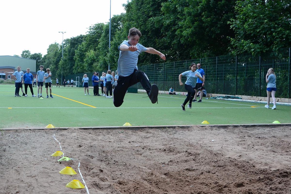 ivanhoe_school's tweet photo. Day 1 of 3 Sports days.
We hope that over 900 students will take part across 6 events as they represent their form and house. Today was the turn of the Year 8s.
#IvanhoePE
#EveryoneInvolved #BattleOfTheHouses https://t.co/bjJIBMIiBW