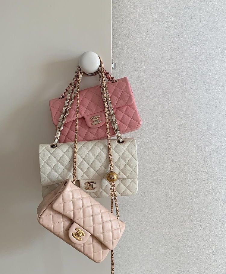 SelectOutfit's tweet photo. chanel bags https://t.co/G6vwjQ6FrJ