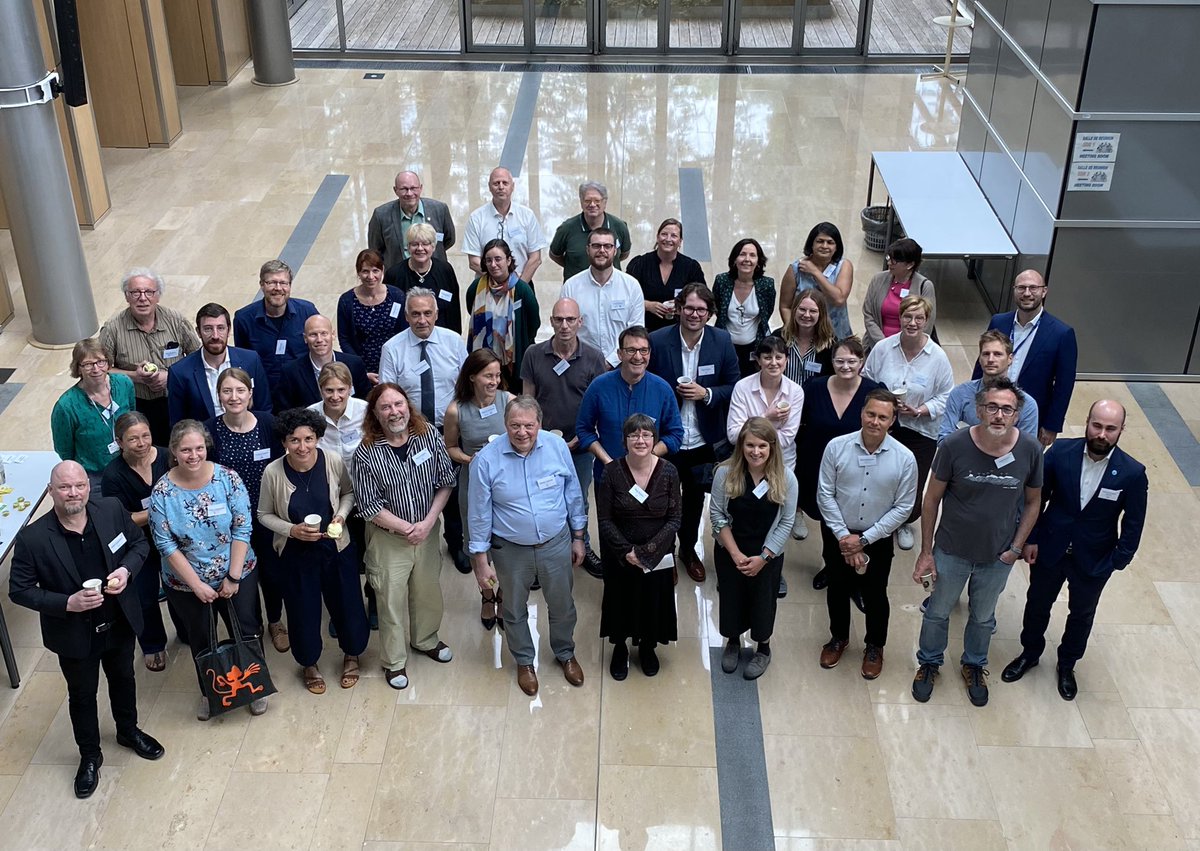 Our first in-person meeting of the EU Polar Cluster! 1/2 @ArcosH2020 @ARCSARNETWORK @arctic_passion @ArcticHubs @Arice_Eu @OldestIce @CharterArctic @CRiceS_H2020 #EcoTipArctic @EUPolarNet @EuPolarBoard @FACEITArctic @FORCeS_H2020 @INTERACT66 @JUSTNORTH_EU @nunataryuk