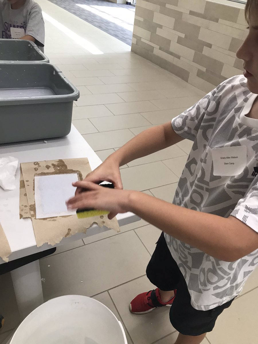 theeducatorrush's tweet photo. Having fun with messy science…making recycled paper. @WISDSummerCamps #Sciencerocks #messyscienceisthebest https://t.co/ShjlV20iyL
