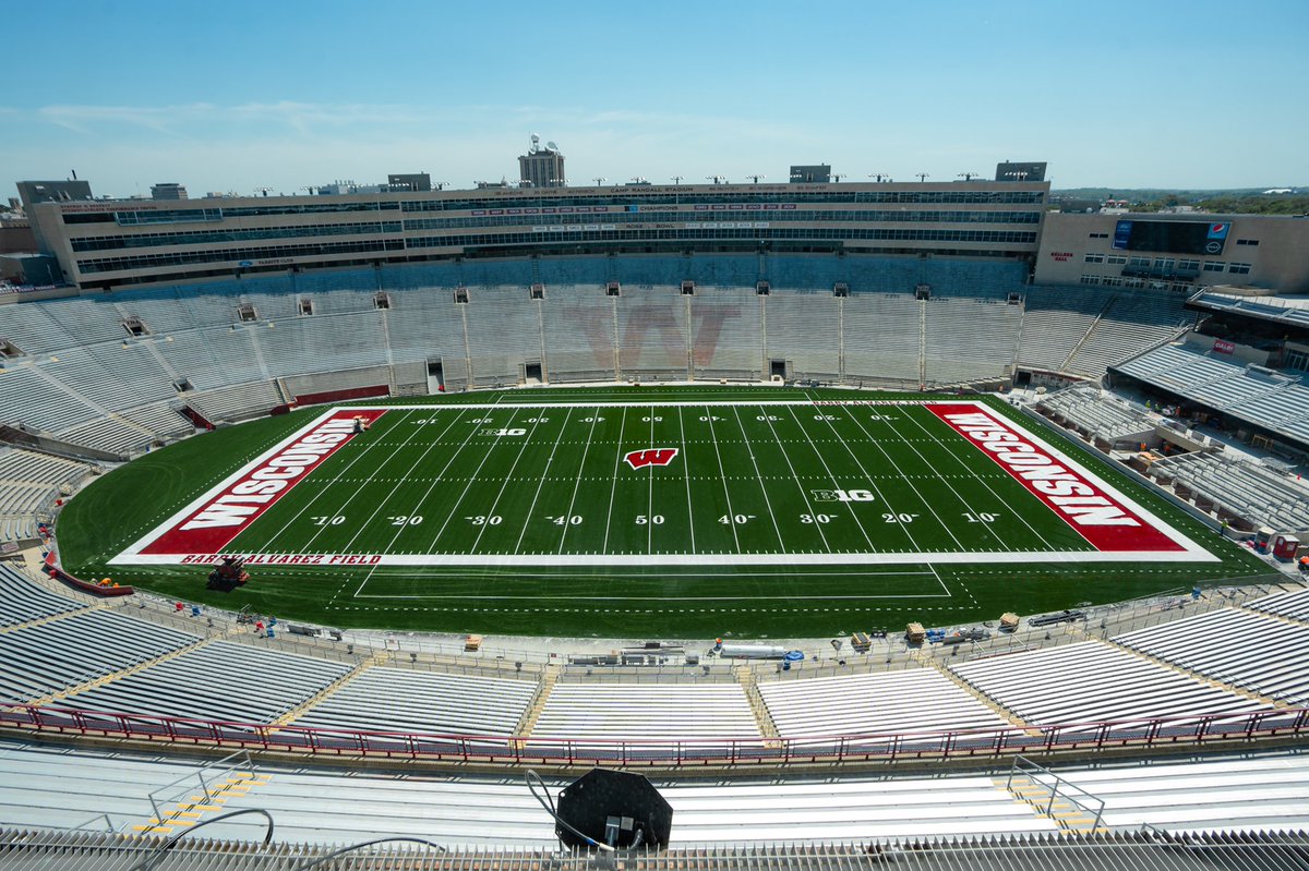 FieldTurf's tweet photo. Welcome home @BadgerFootball! ๐๏ธ๐ Thank you for trusting @FieldTurf for over 20 years - #LeadingChoiceForFootball !โค๏ธ Project with our friends @ChenangoContrax - #OfficialFieldTurfPartner
-
#badgers #CollegeFootball #YouthFootball #NCAAFootball #CollegeSports #artificialturf https://t.co/q6OkkZbWyQ