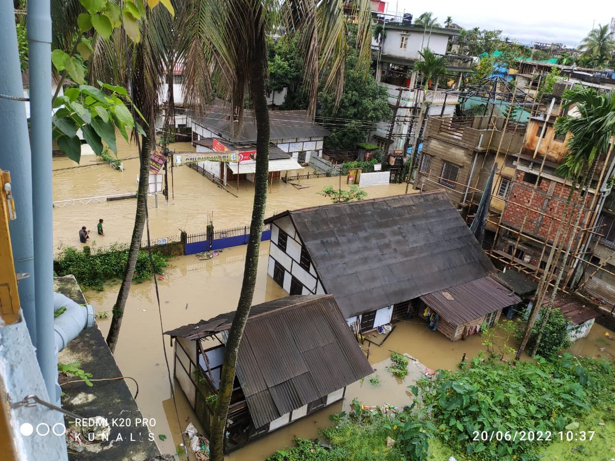 ToraAgarwala's tweet photo. Unprecedented floods have engulfed the town of Silchar in Assam in the last 24 hours — water levels have risen, in some cases, almost to the first floor of buildings. The town is submerged, as the administration faces an enormous relief and rescue challenge. (Pics sourced) https://t.co/o0a2gkHvms