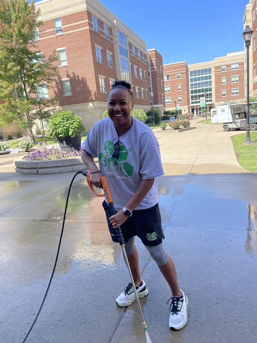HerdWBB's tweet photo. We had an amazing time helping out with the #communitycaresweek! 🤘 

#Together x #RiseAsOne https://t.co/k7Z1lFq2OJ