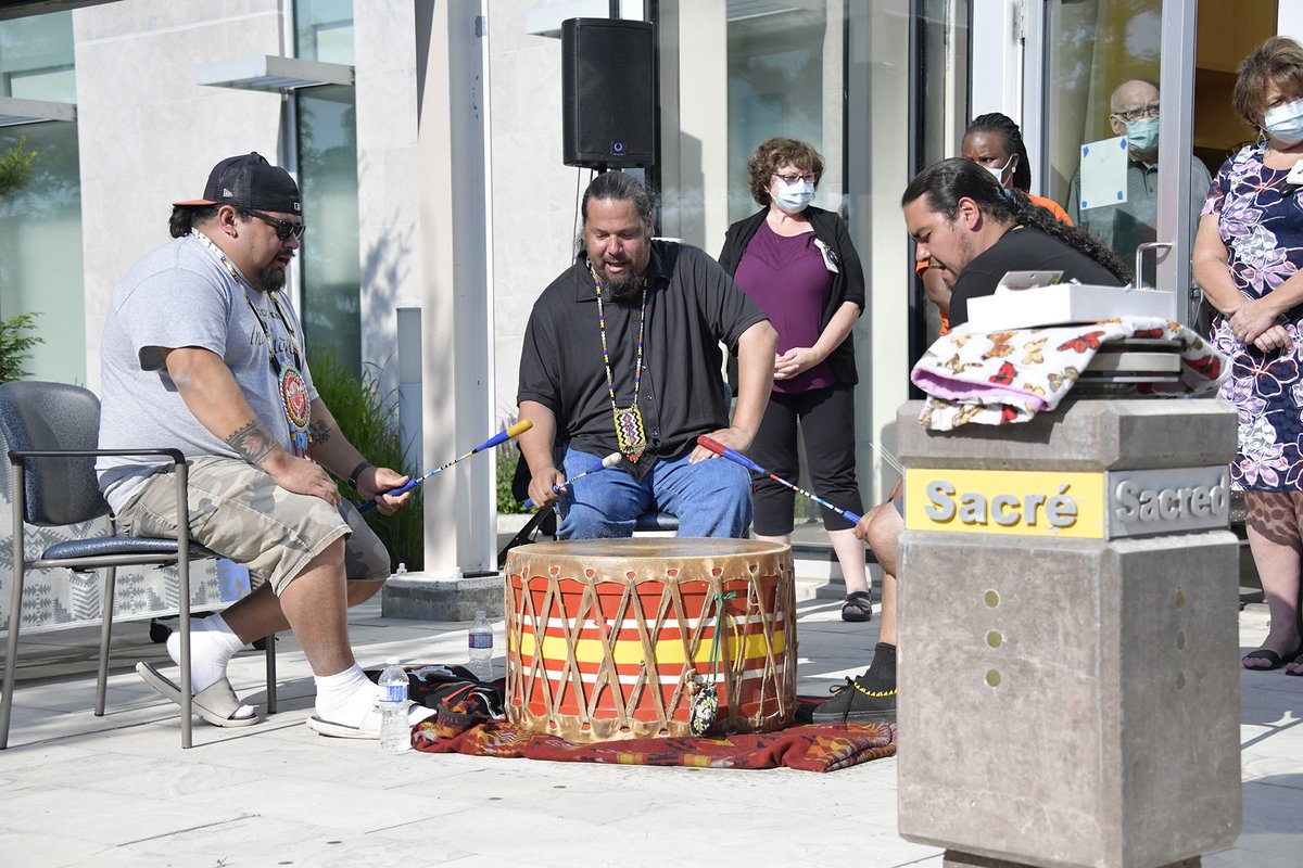 We honour #NIPD2022 with the official signing of a Letter of Relationship between #RVH and the Indigenous Health Circle. This renews our shared commitment to continue improving health initiatives and promoting systems-level change with and for Indigenous Peoples in our region.