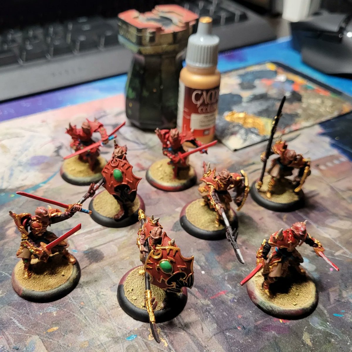m_m_mayhem's tweet image. Youtube #Livestream tonight at 7:30 (mountain time) to keep working on those #skorne infantry! Might get distracted by this other mini from @privateerpress I slapped some metallics onto yesterday... #minipainting #warmachine #hordes #warmahordes #warmachineandhordes